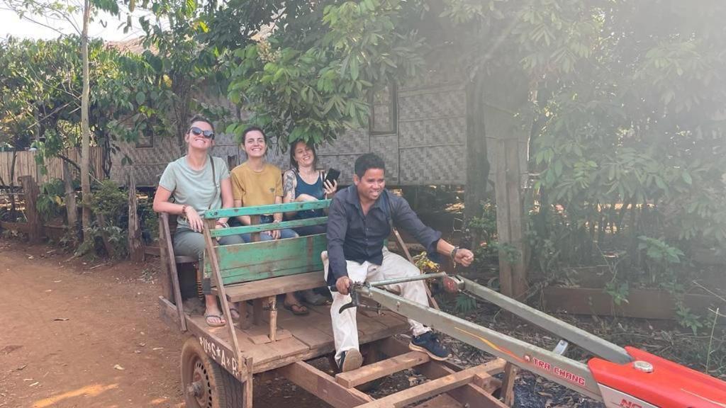 Somphone Homestay Breakfast And Dinner Included Muang Thateng Exterior photo